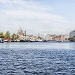 船上ホテル アミチティア 2*