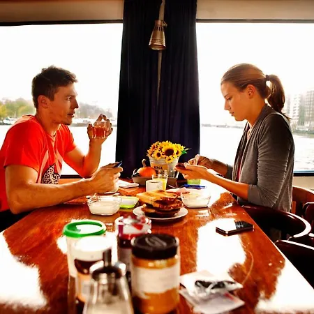 Amicitia Bådhotel
