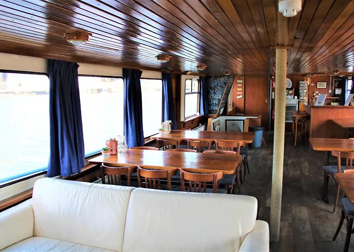 Båthotell Amicitia 2*